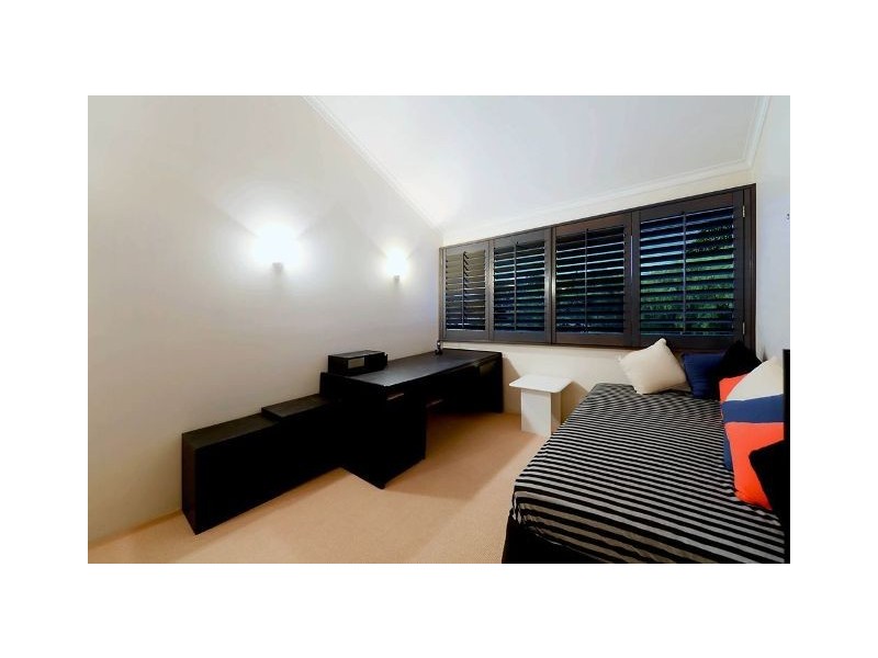 Villa 2 ‘Forest Dale’ Rhode Island, 125 Santa Cruz Blvd, Clear Island Waters QLD 4226