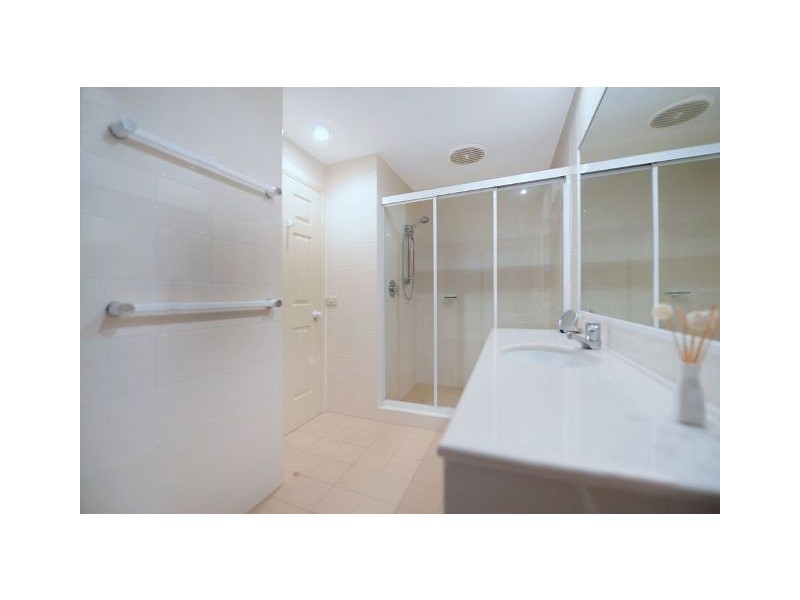 Villa 2 ‘Forest Dale’ Rhode Island, 125 Santa Cruz Blvd, Clear Island Waters QLD 4226