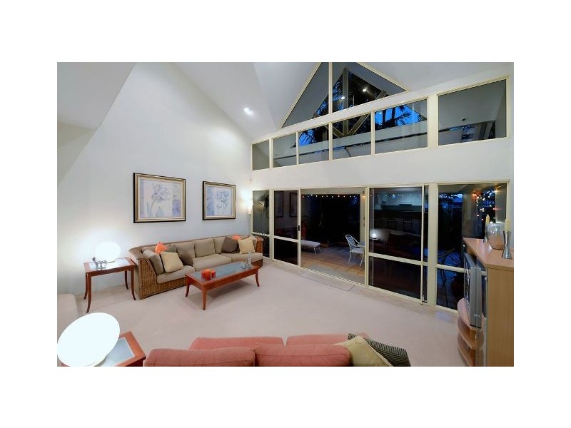 Villa 2 ‘Forest Dale’ Rhode Island, 125 Santa Cruz Blvd, Clear Island Waters QLD 4226