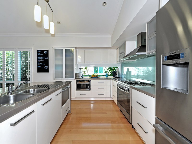 5001 Riverwood Grove, Benowa QLD 4217