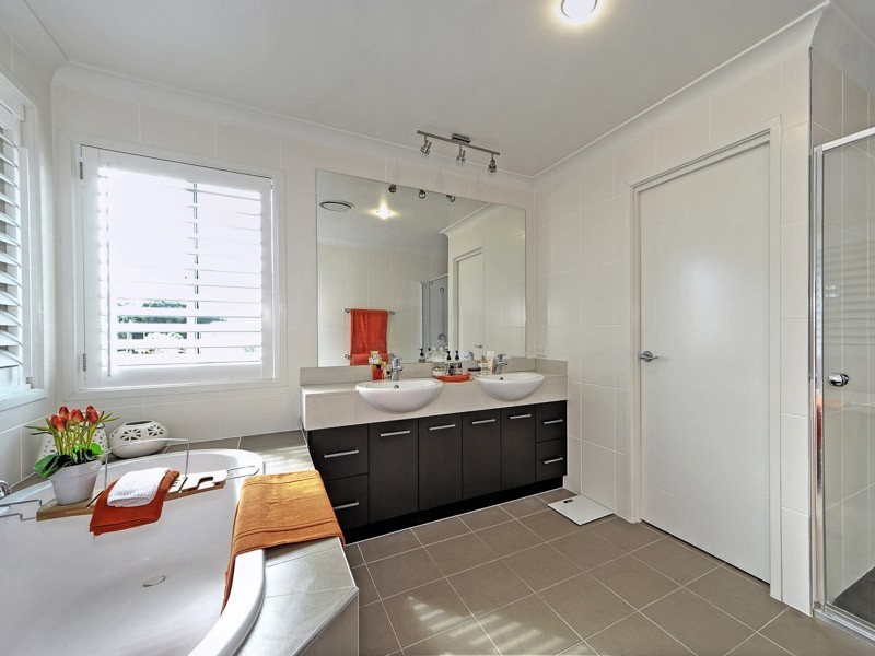 5001 Riverwood Grove, Benowa QLD 4217