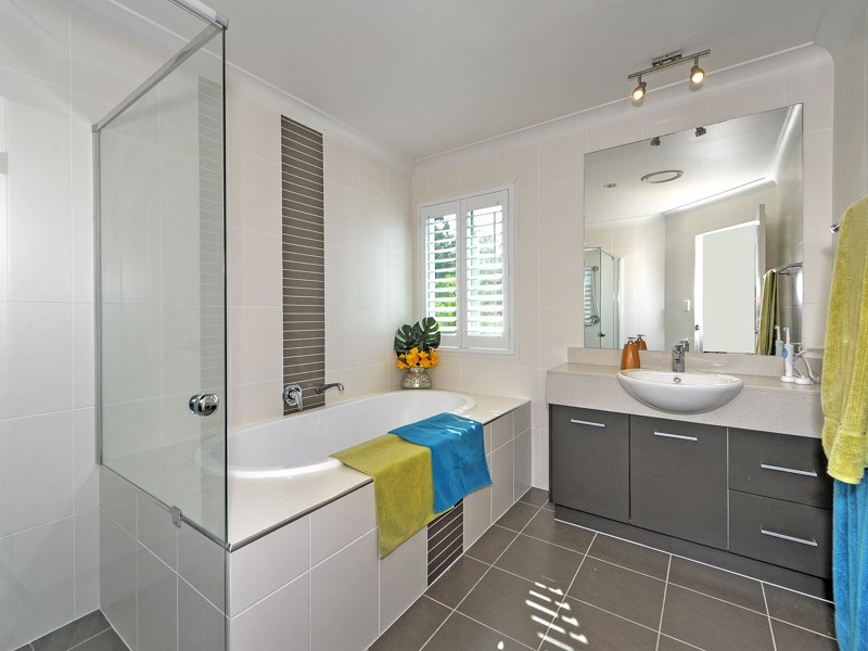 5001 Riverwood Grove, Benowa QLD 4217