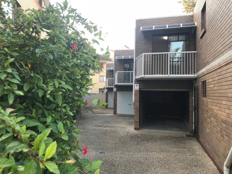 4/23 Britannia Avenue, Broadbeach QLD 4218