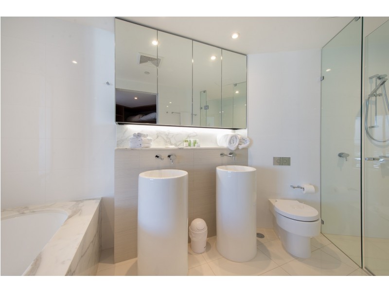 1706 ‘The Oracle’ 4 Charles Avenue, Broadbeach QLD 4218