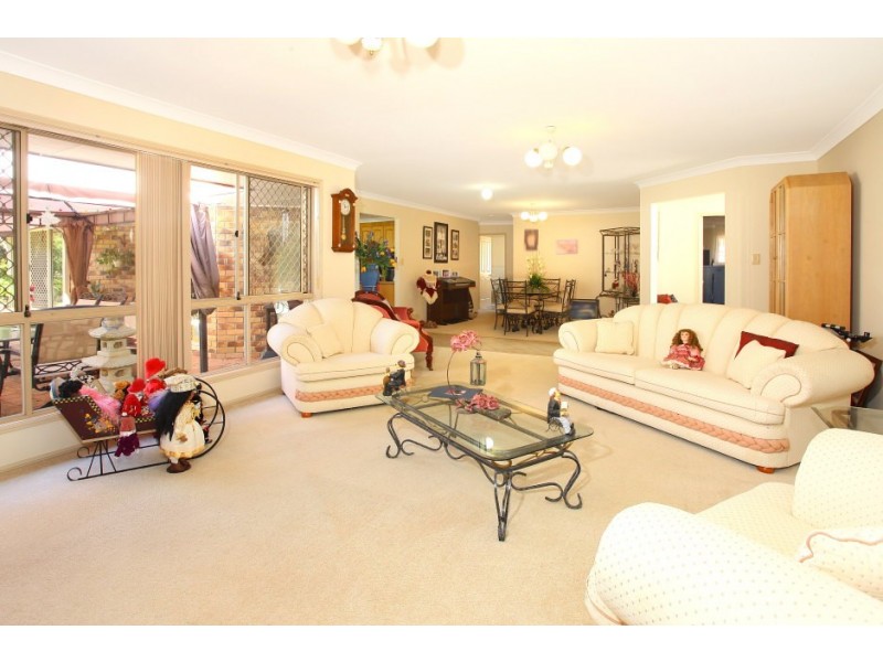 10 Cutwater Close, Clear Island Waters QLD 4226