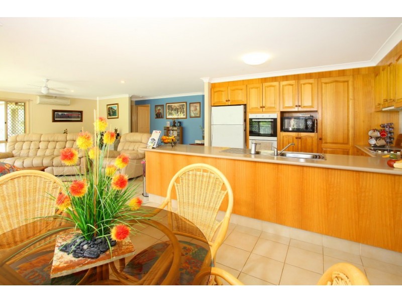 10 Cutwater Close, Clear Island Waters QLD 4226