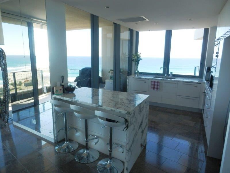 34/173 Old Burleigh Road, Broadbeach QLD 4218
