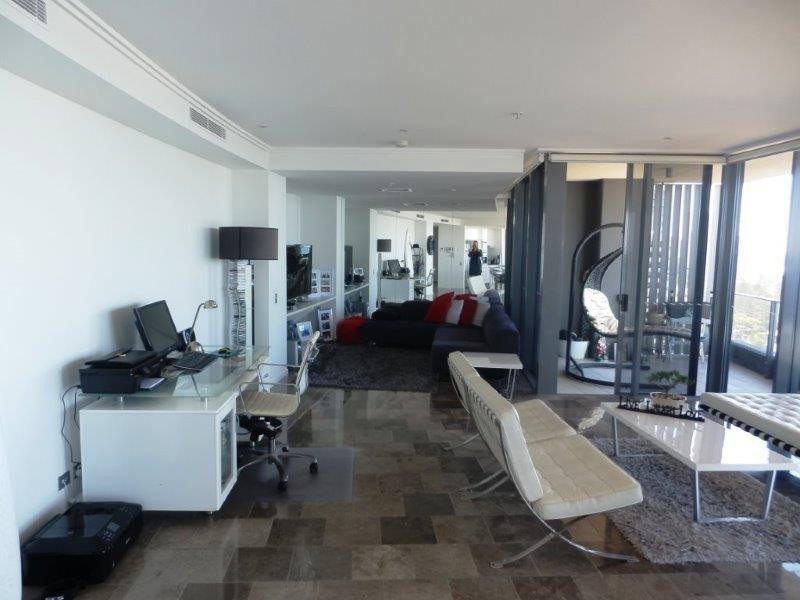 34/173 Old Burleigh Road, Broadbeach QLD 4218
