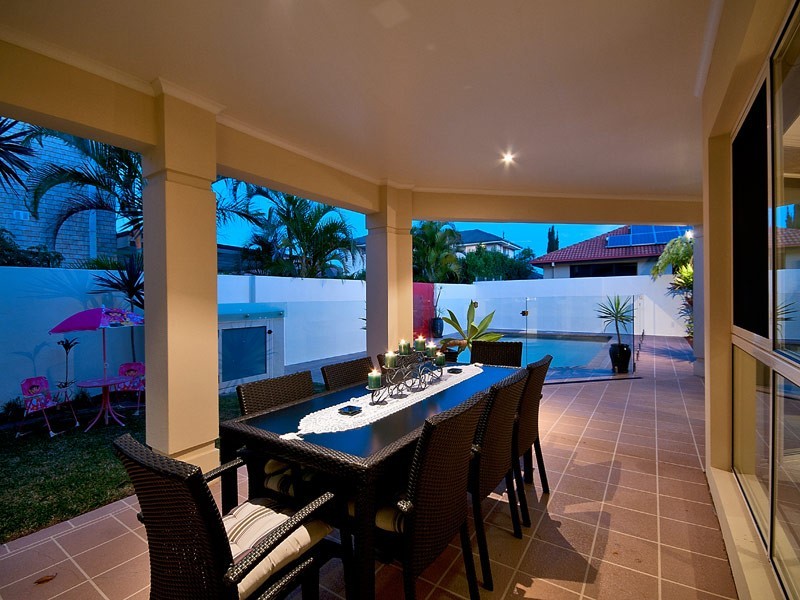 12 Ulrike Way, Benowa Waters QLD 4217