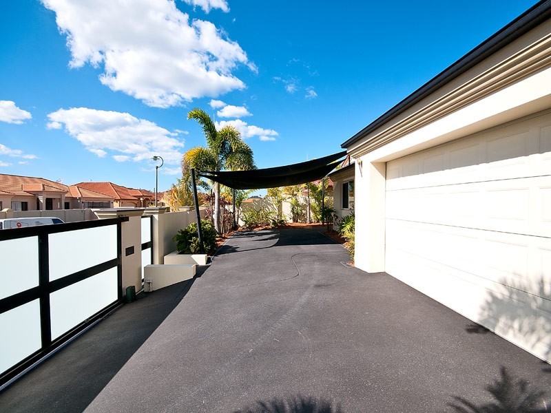 12 Ulrike Way, Benowa Waters QLD 4217