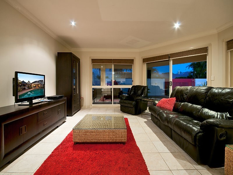 12 Ulrike Way, Benowa Waters QLD 4217