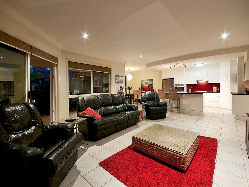 12 Ulrike Way, Benowa Waters QLD 4217