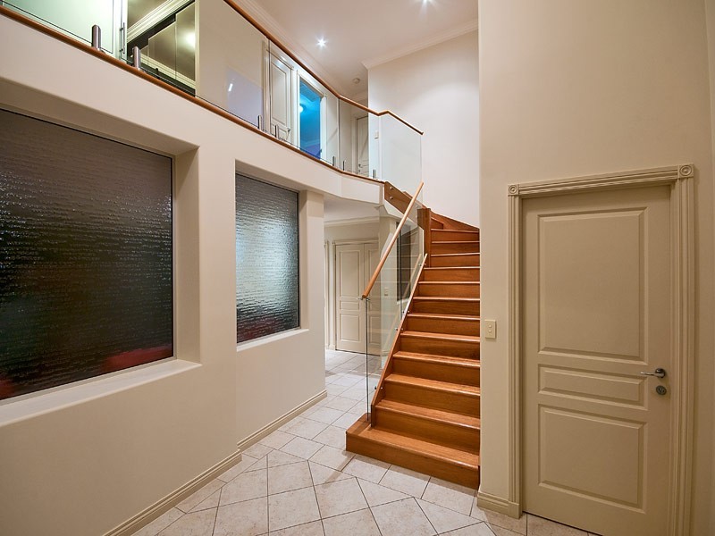 12 Ulrike Way, Benowa Waters QLD 4217