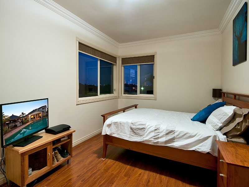 12 Ulrike Way, Benowa Waters QLD 4217