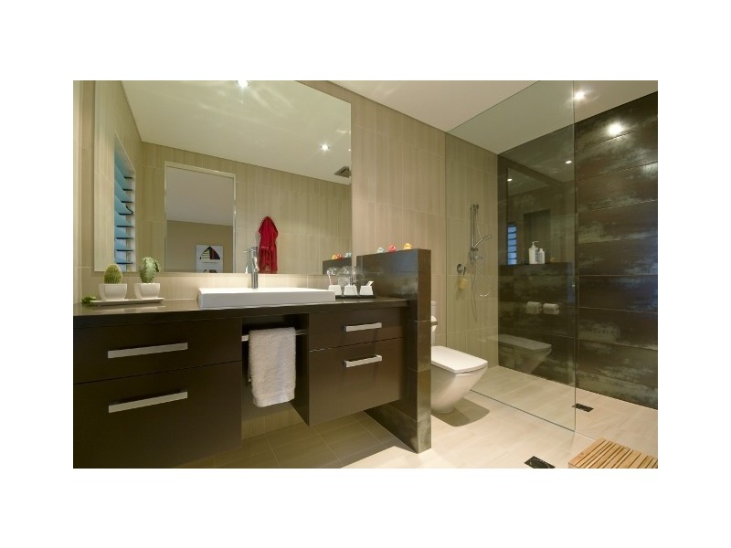 70 Blair Athol Crescent, Sorrento QLD 4217