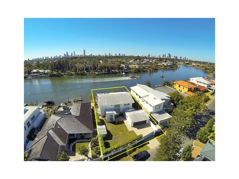 37 Conifer Crescent, Broadbeach Waters QLD 4218