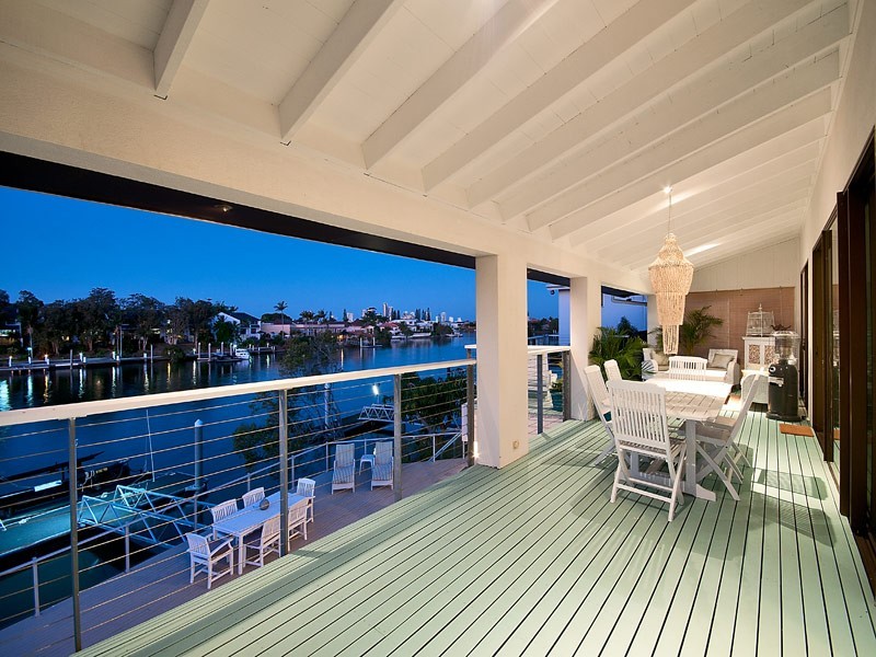 37 Conifer Crescent, Broadbeach Waters QLD 4218
