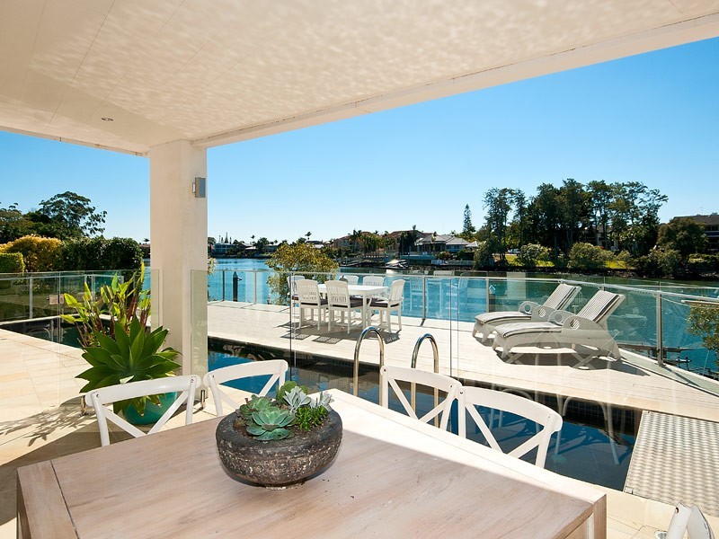 37 Conifer Crescent, Broadbeach Waters QLD 4218