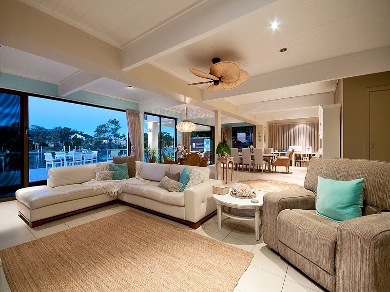 37 Conifer Crescent, Broadbeach Waters QLD 4218