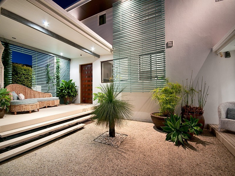 37 Conifer Crescent, Broadbeach Waters QLD 4218