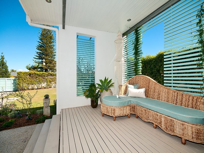 37 Conifer Crescent, Broadbeach Waters QLD 4218