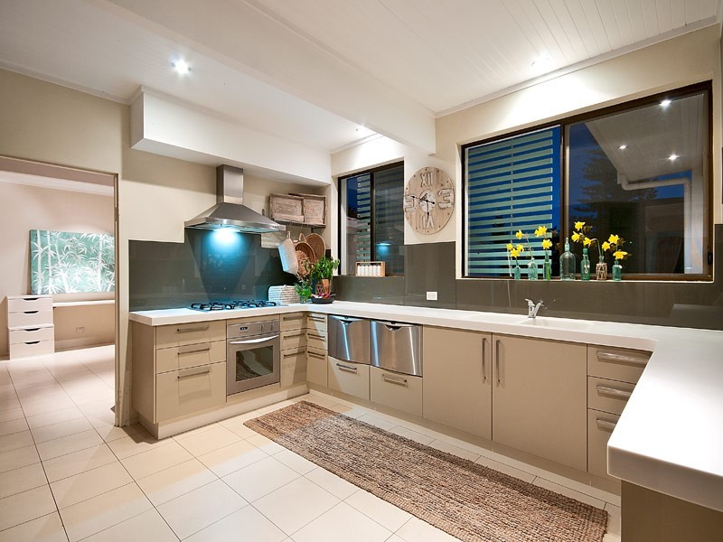 37 Conifer Crescent, Broadbeach Waters QLD 4218