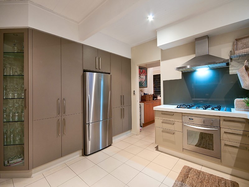 37 Conifer Crescent, Broadbeach Waters QLD 4218