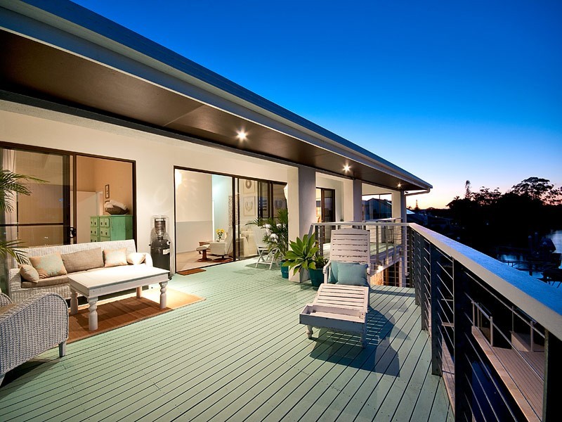 37 Conifer Crescent, Broadbeach Waters QLD 4218