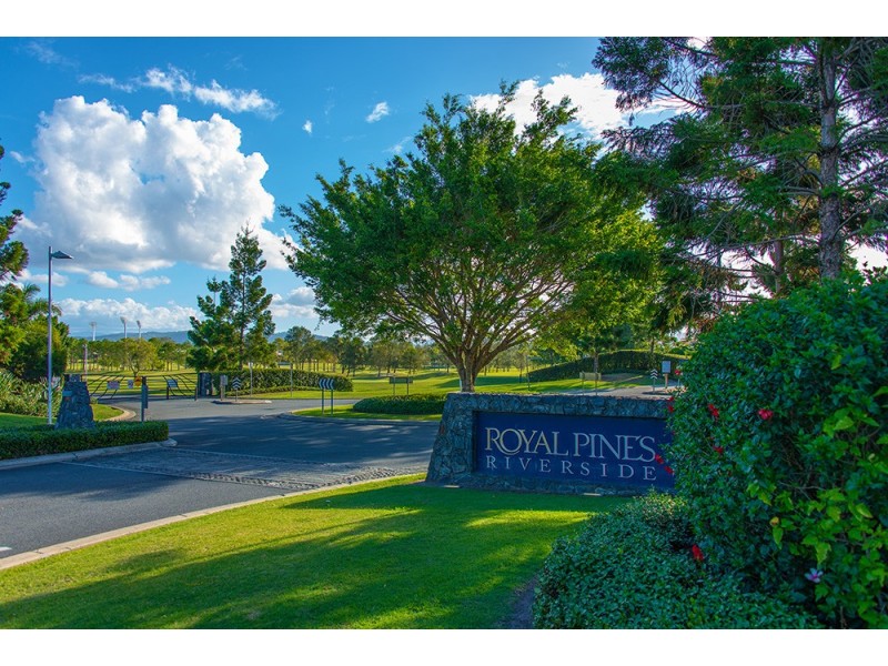 2/4009 Quayside, Benowa QLD 4217