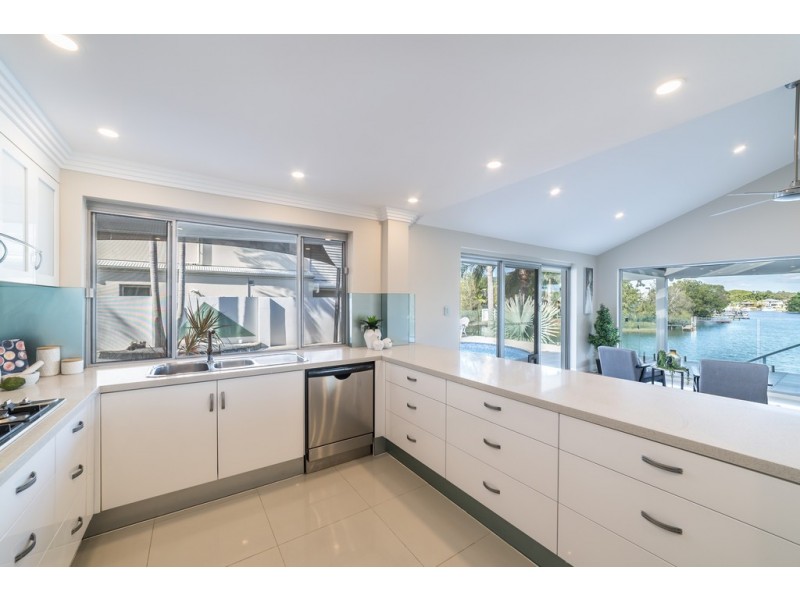 68 Fitzwilliam Street, Carrara QLD 4211