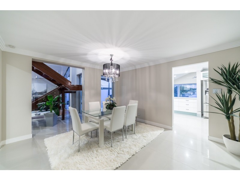 68 Fitzwilliam Street, Carrara QLD 4211