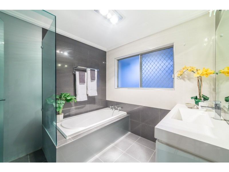 68 Fitzwilliam Street, Carrara QLD 4211