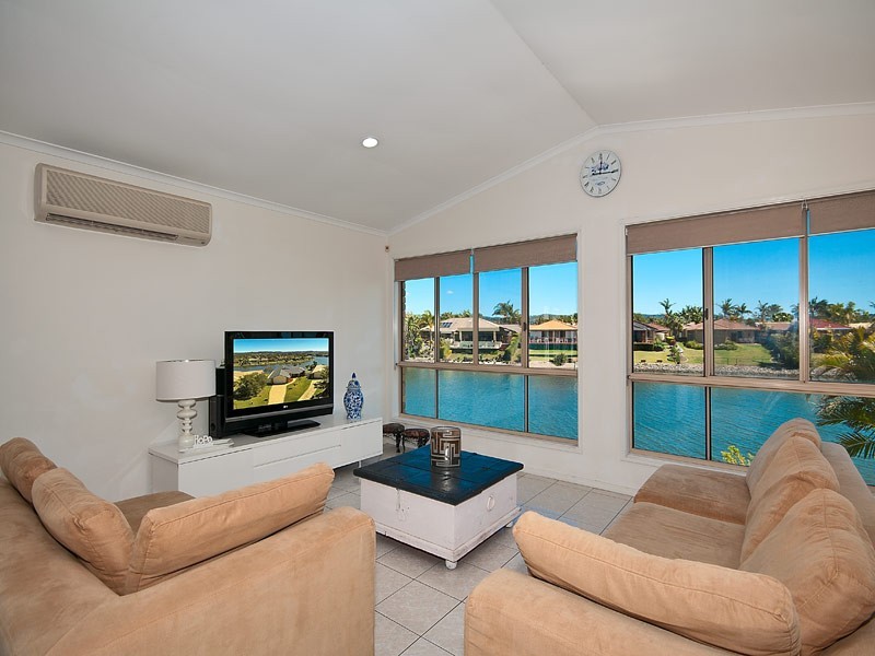 24 Placid Court, Varsity Lakes QLD 4227