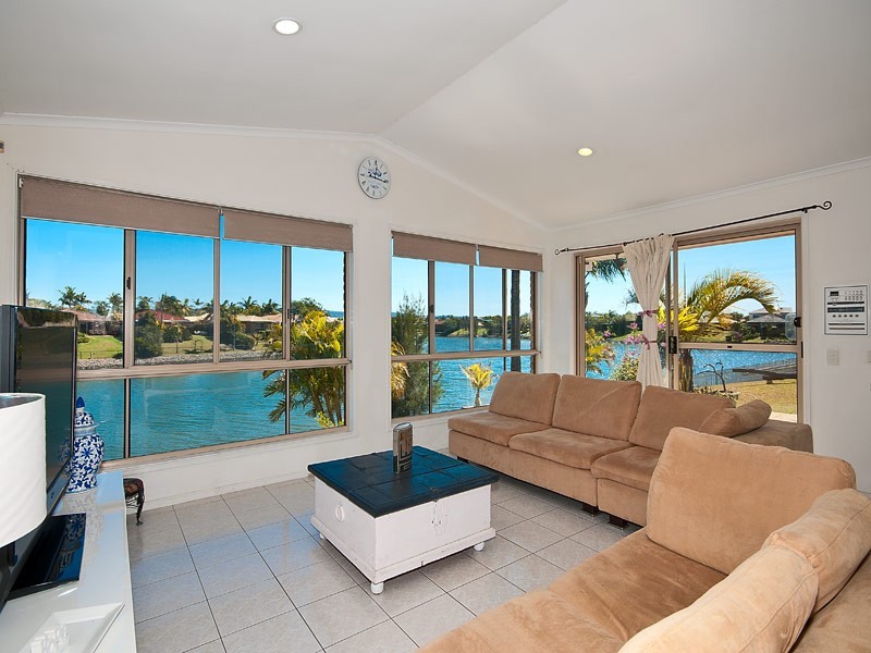 24 Placid Court, Varsity Lakes QLD 4227