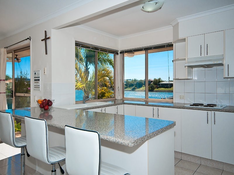 24 Placid Court, Varsity Lakes QLD 4227