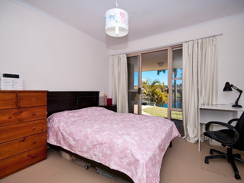 24 Placid Court, Varsity Lakes QLD 4227