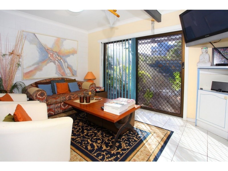 38 Australia Avenue, Broadbeach QLD 4218