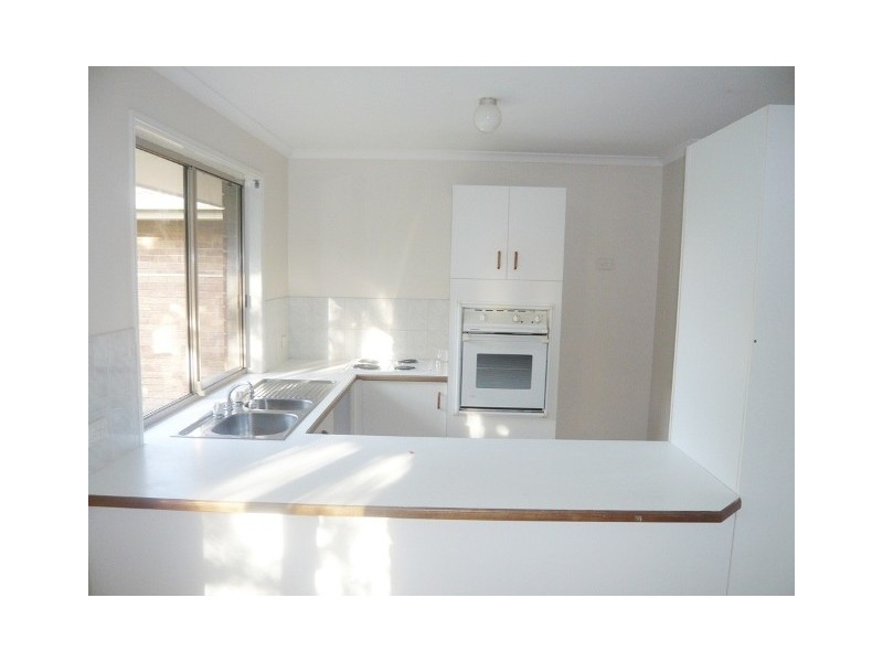 12 Southlake Drive, Varsity Lakes QLD 4227