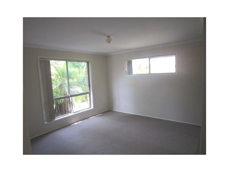 12 Southlake Drive, Varsity Lakes QLD 4227