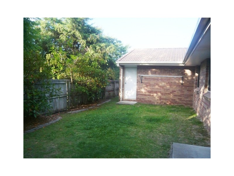 12 Southlake Drive, Varsity Lakes QLD 4227