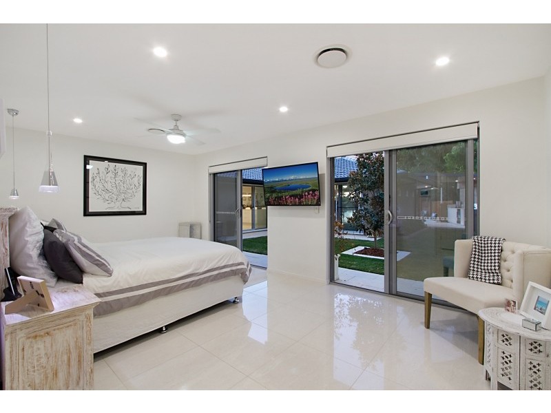3 Balmoral Avenue, Sorrento QLD 4217