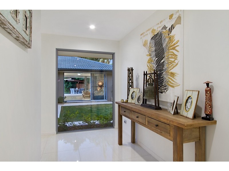 3 Balmoral Avenue, Sorrento QLD 4217