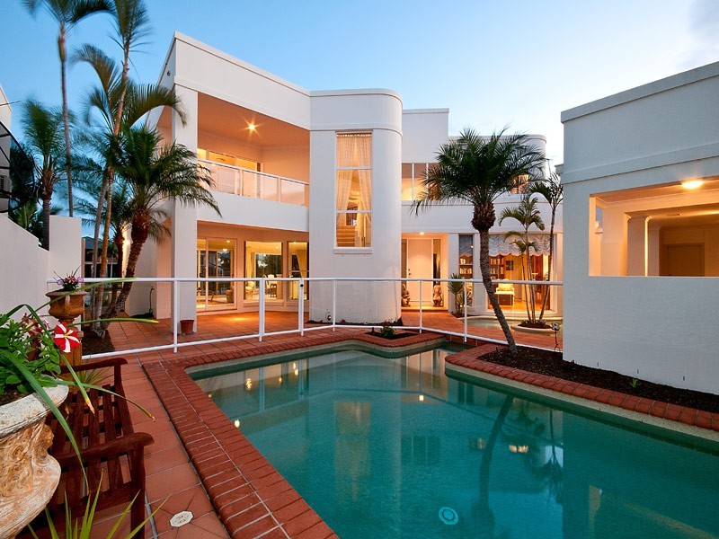 9 Montego Court, Mermaid Waters QLD 4218