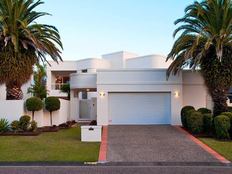 9 Montego Court, Mermaid Waters QLD 4218