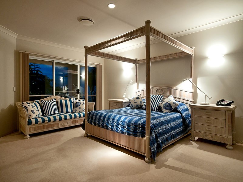 9 Montego Court, Mermaid Waters QLD 4218