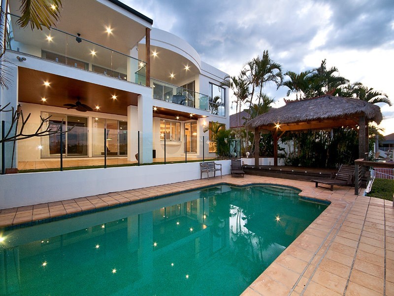 25 Montevideo Drive, Clear Island Waters QLD 4226