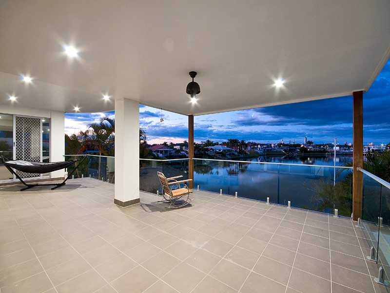 25 Montevideo Drive, Clear Island Waters QLD 4226