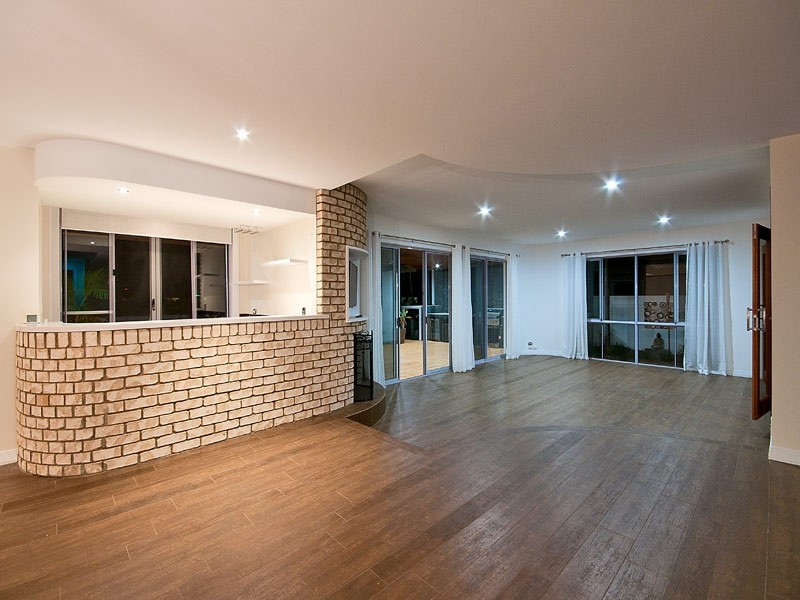 25 Montevideo Drive, Clear Island Waters QLD 4226