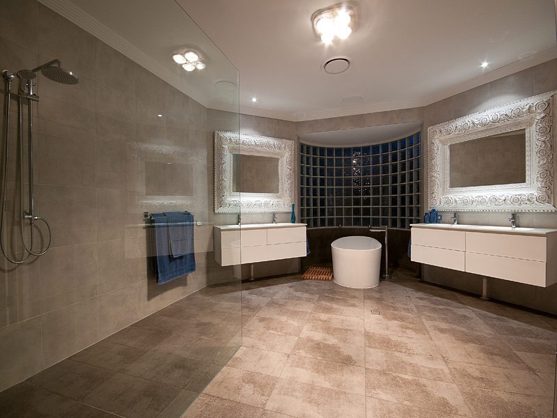25 Montevideo Drive, Clear Island Waters QLD 4226