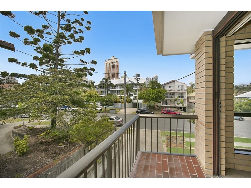 4 ‘Bayswater Lodge’ 35 Chelsea Avenue, Broadbeach QLD 4218